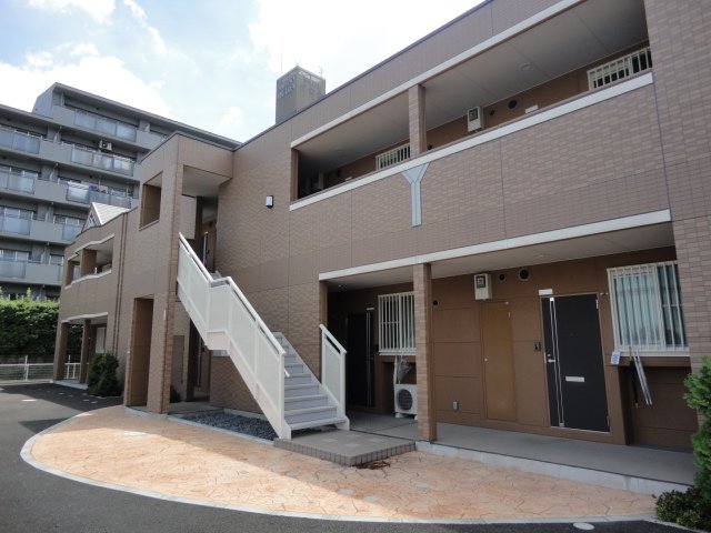 サンライズ戸田 外観写真（昼）