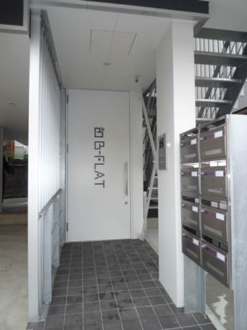 B-FLAT302号室 物件入口