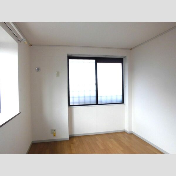 グランドヒルズ301号室 洋室