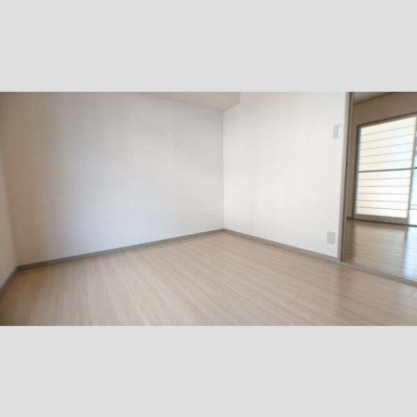 ピュアコート　(2)弐番館103号室 洋室