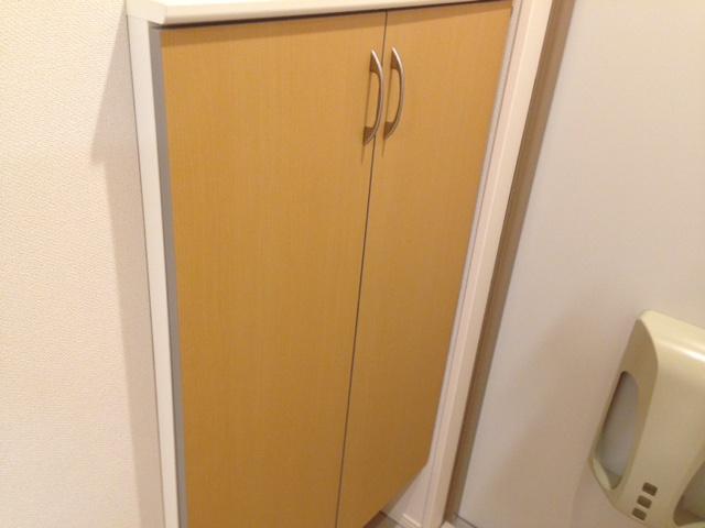 エムネージュ薬円台102号室 下駄箱