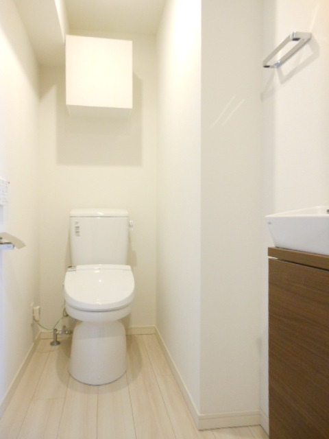 ガーラ・ヒルズ不動前5階 シャワー付トイレ♪うれしい手洗い場つき！