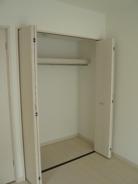 ハーミット高幡0305号室 収納