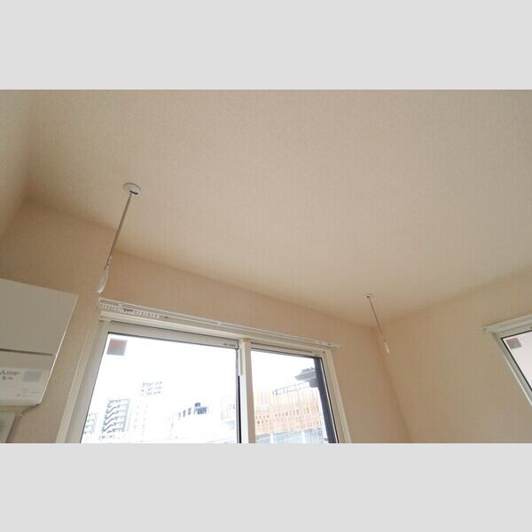 ヴァン・ヴェールおおたかの森　Ⅱ302号室 室内物干し