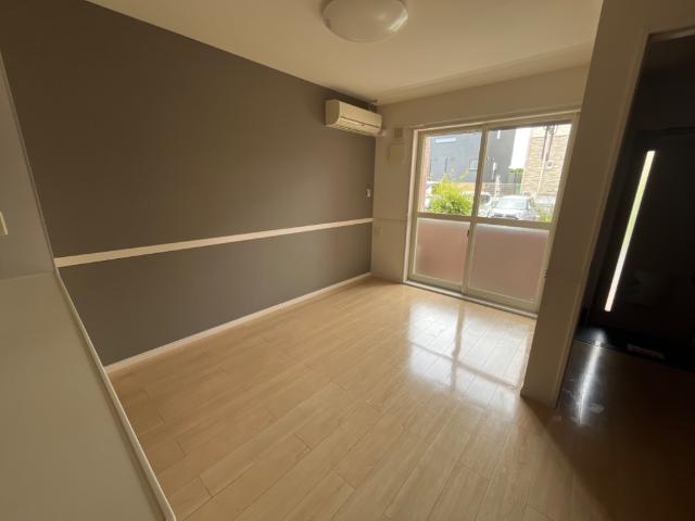 クレスト102号室 リビング