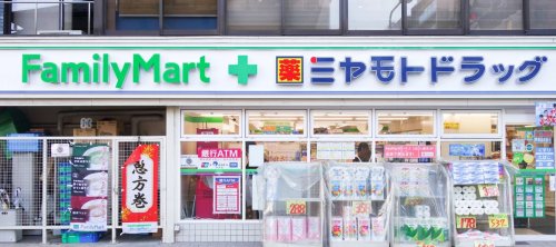パレステュディオ目白 【コンビニエンスストア】ファミリーマート 南池袋店まで467ｍ