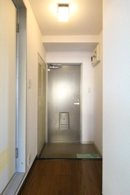 日神パレス生麦 玄関