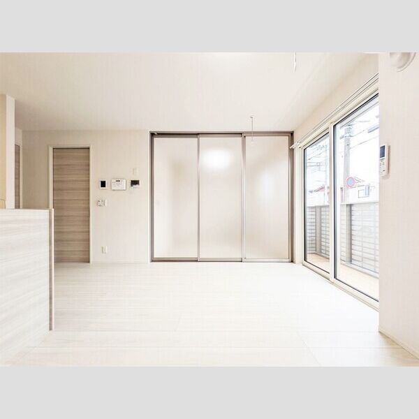 パークサイドヴィラⅢ LDK10.8帖(別角度)