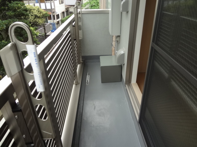 チェスナット鷺宮0205号室 バルコニー