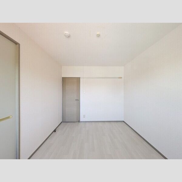 モダンタイムス　Ⅲ 洋室