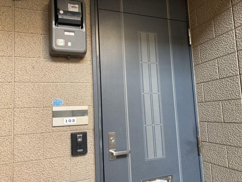 メゾンフレール1階 玄関