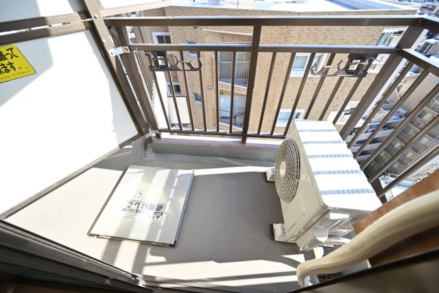 プレール新宿余丁町 バルコニー