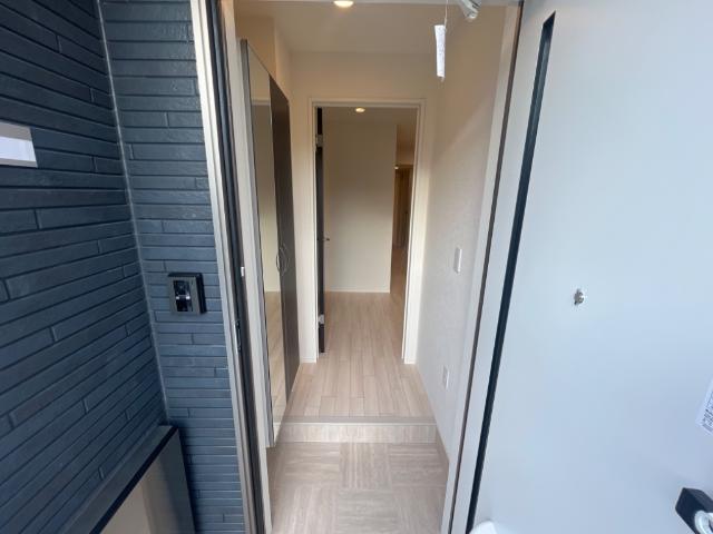 メゾン・ソラリス 玄関