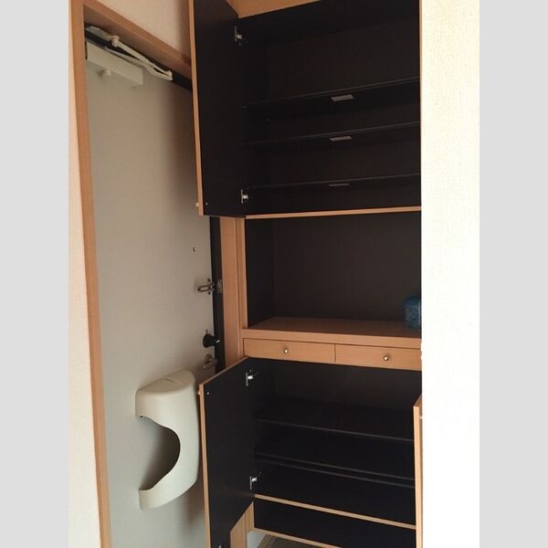 ディアコート　Ⅰ/ⅡⅠ202号室 シューズボックス