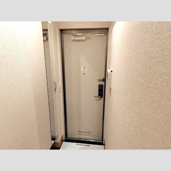 ビオレータ103号室 玄関