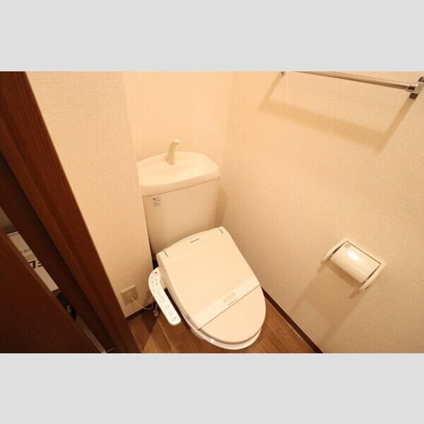 ウィルモア桜町103号室 トイレ(温水洗浄暖房便座)