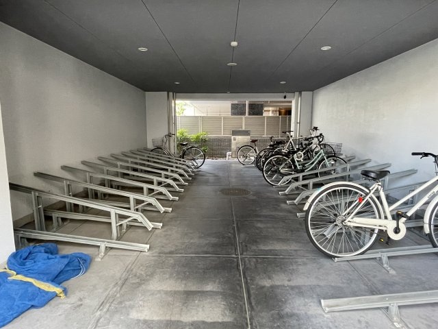 スカイコート蒲田ガーデン405号室 駐輪場