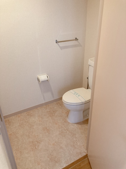 ラ・クラッセ西寺尾0706号室 トイレ