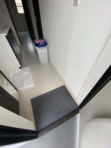 Beach Lagoon杉田205号室 玄関