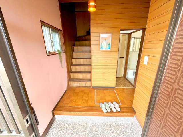 陽だまりとそよ風のルリアン 木のぬくもりを感じられる玄関で、帰るたびにホッとする空間