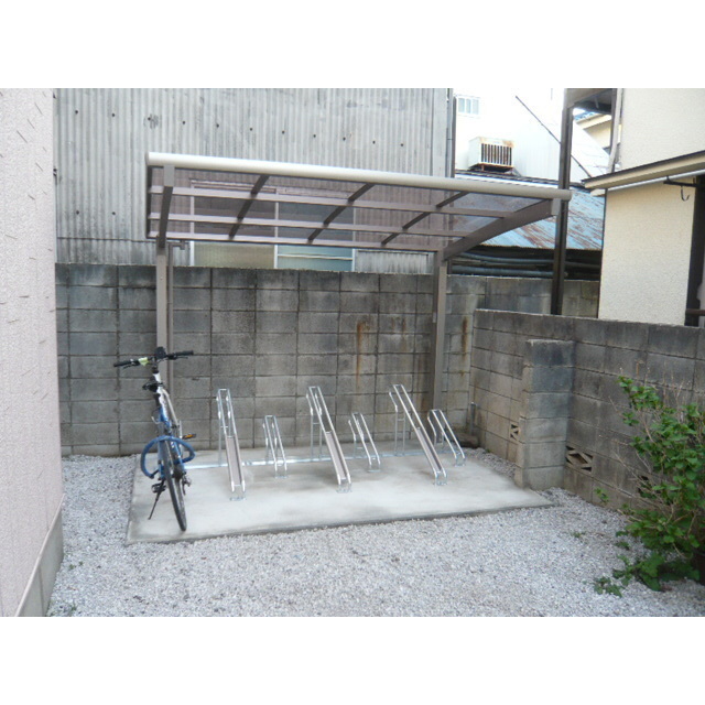 辺見コンパウンド103号室 自転車駐輪場あり