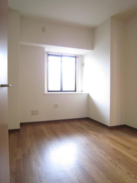 ヴィオレ湘南0301号室 ４．９帖の洋室です。