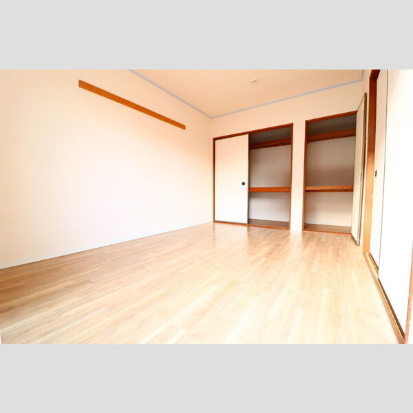 ファーストヴューラ　八番館101号室 洋室