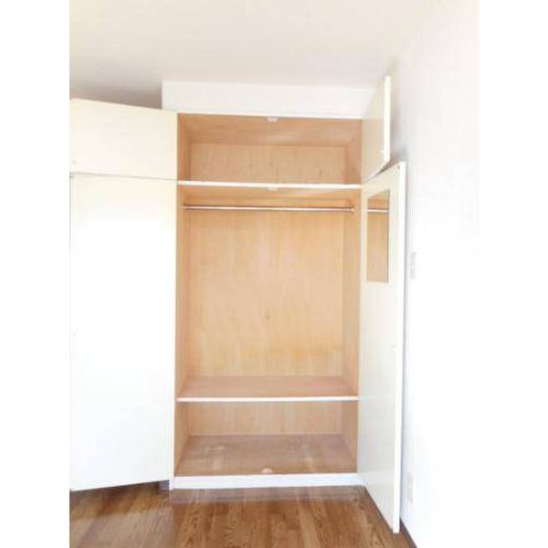 メゾン・ド・セニュール0404号室 収納