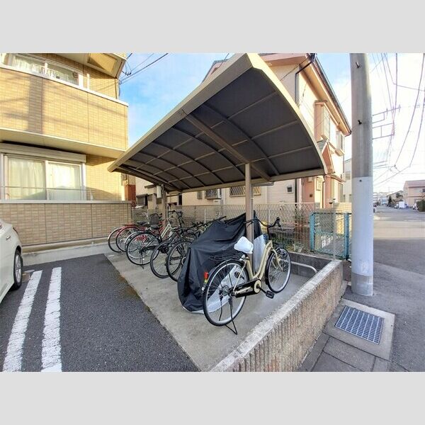 フローラ 駐輪場