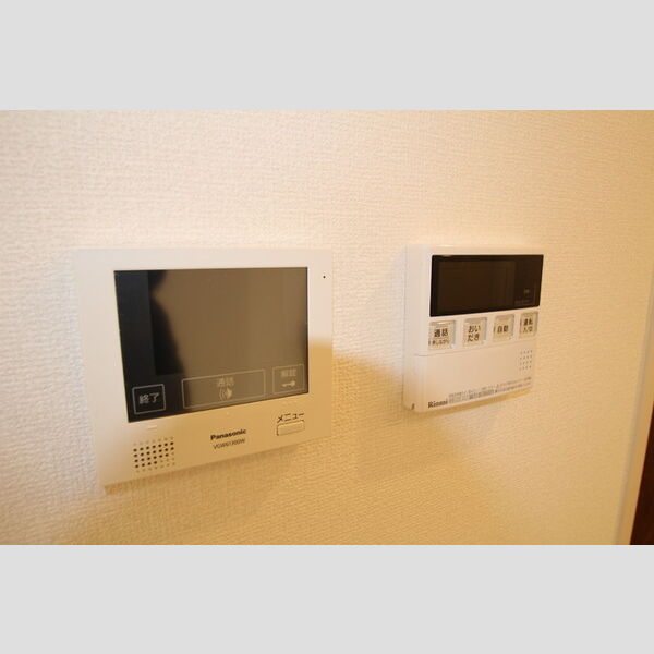 クレスト竹の塚 カラーTVモニターホンで来客チェック!