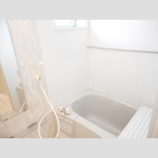 Maison Serena(メゾンセレーナ)　 浴室(小窓付)