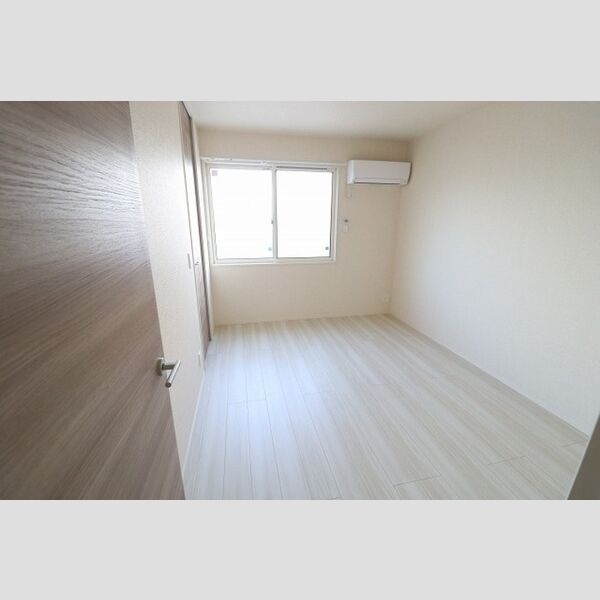 リアルコートE101号室 東側洋室