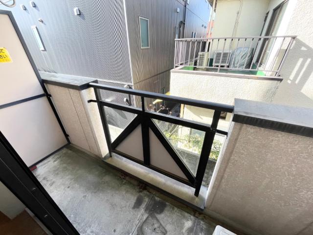 ハッピーヴィレッジ203号室 ベランダ