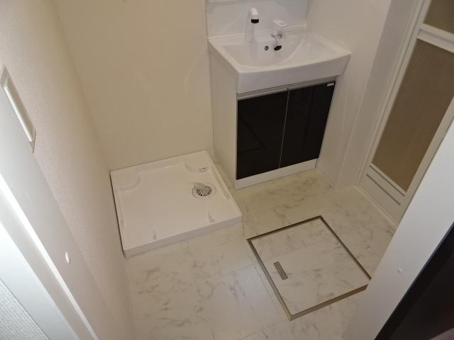 エルシオン富岡201号室 同建物別部屋の参考画像