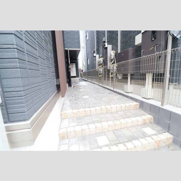 D-SOLACE祐光　A オートロック前通路