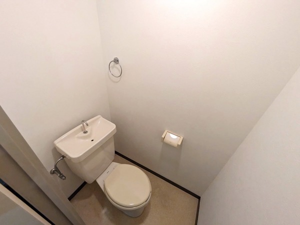 三園さえぐさマンション408号室 トイレ