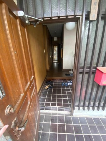 多摩市聖ヶ丘戸建 玄関