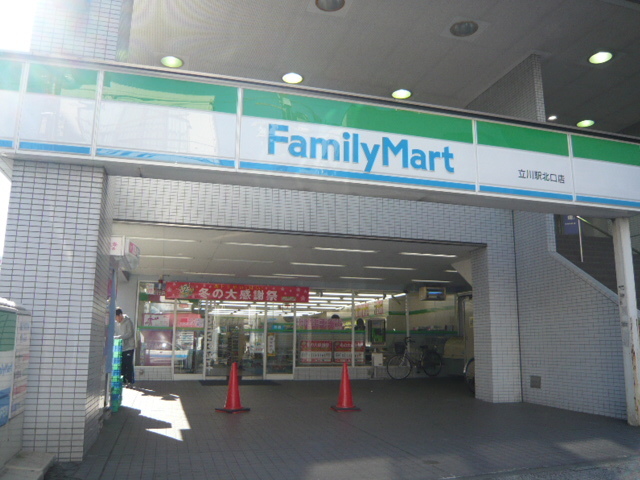 ＧＳ丸岡ビル0301号室 【コンビニエンスストア】ファミリーマート立川駅北口店まで137ｍ