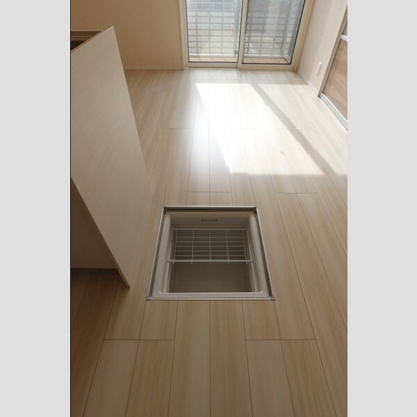 コーポ　ルピナス101号室 床下収納