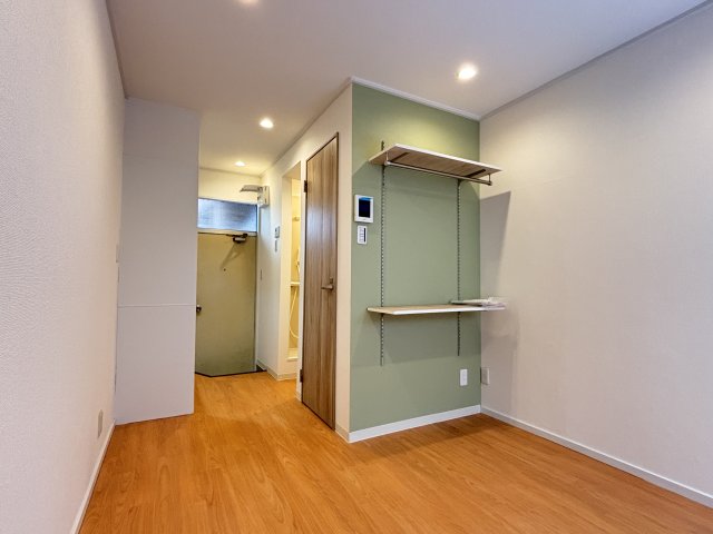 ＭＫハウス西原0103号室 リビング