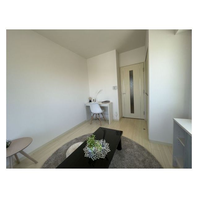 ルクレ中落合0901号室 ※モデルルーム（家具など小物類は物件に付