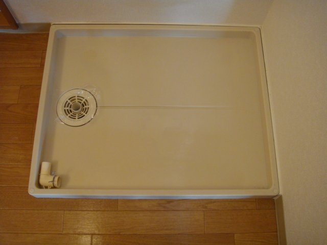 ガーデニングヒルズ301号室 洗濯機置場