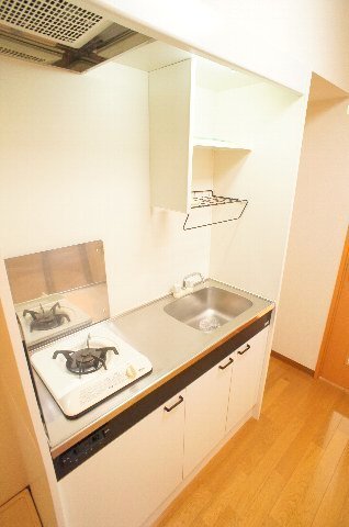 鎌取ＯＫＡＭＯＴＯ．Ｂ0502号室 １口ガスコンロ付きのキッチンです