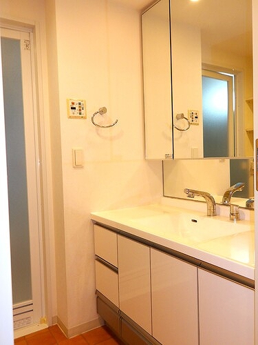 エクシオ中浦和レジデンス 洗面所　※2025年10月撮影