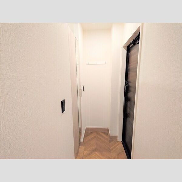 Auspicious　House102号室 玄関