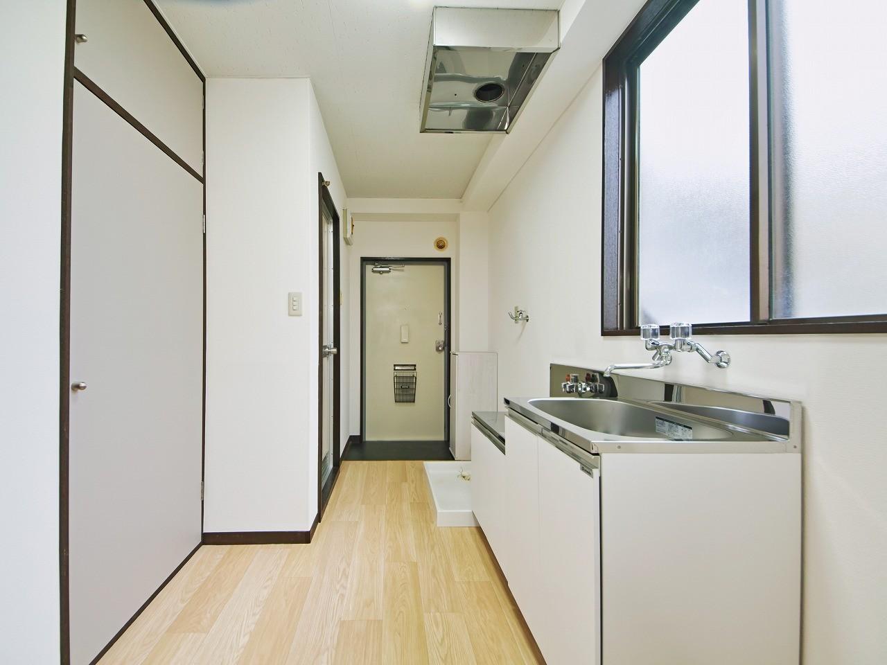 ドリームコーポ102号室 明るいキッチン