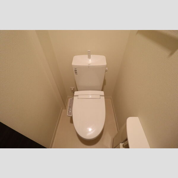 ルミエール 温水洗浄暖房便座付きトイレ