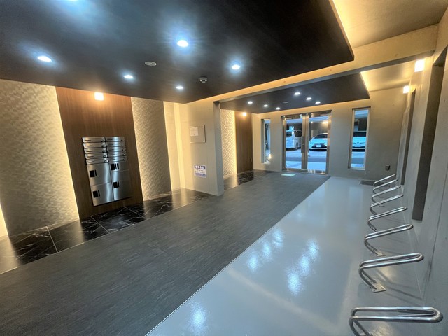 エリクサーメゾン日暮里根岸 ゆとりのあるエントランスです