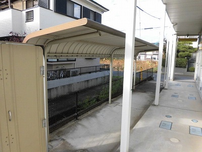 レオパレスアムールⅢ101号室 駐輪場