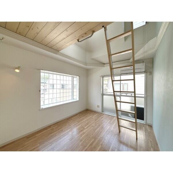 リライアンス六浦 リビング